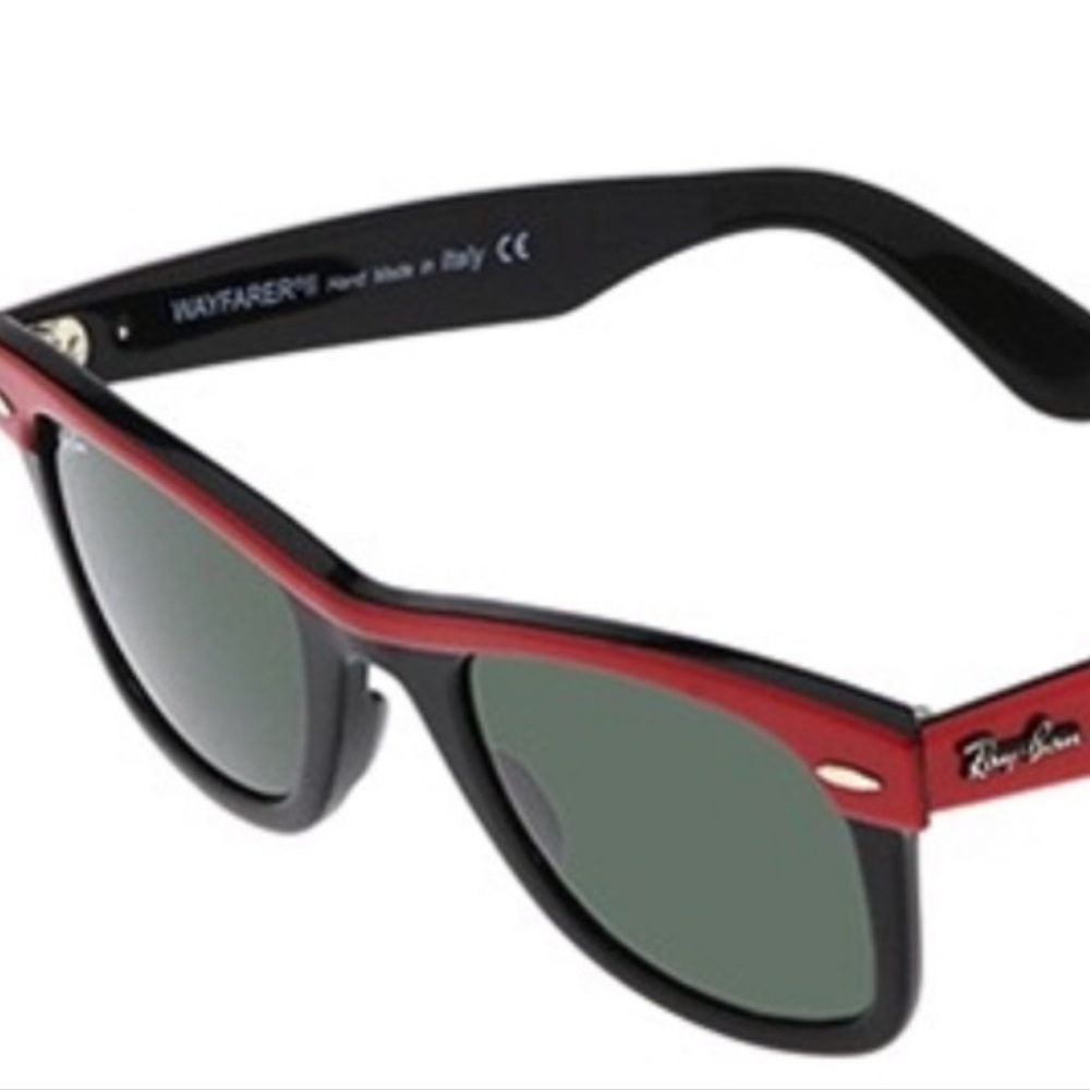 Wayfarer ray bans 🕶